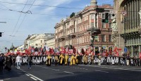 Общегородской крестный ход по Невскому проспекту 