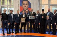 Александр Карелин открыл в Рубцовске детский спортивный центр