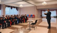 Круглый стол для школьников, посвященный 30-летию Конституции РФ